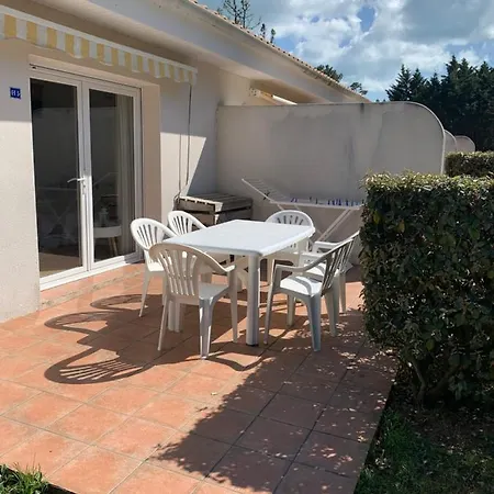 Maisonnette avec piscine intérieure chauffée à 300m de la plage Saint-Georges-d'Oleron Extérieur photo