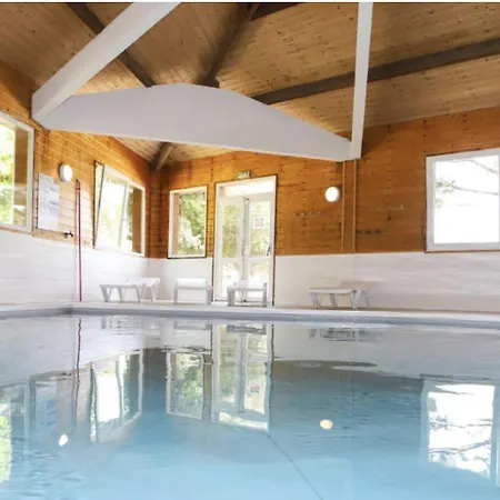 Maisonnette avec piscine intérieure chauffée à 300m de la plage Saint-Georges-d'Oleron Extérieur photo