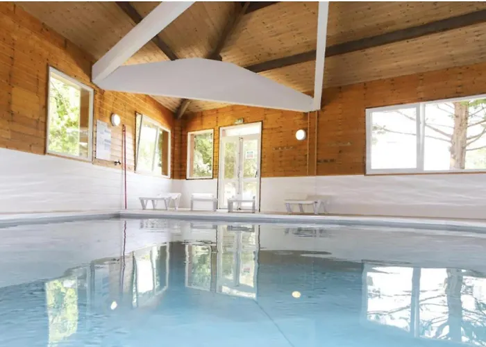 Maisonnette La Coti H5 Avec Piscine Interieure Chauffee, A 400 M De La Plage Et Menage De Fin Sejour Compris