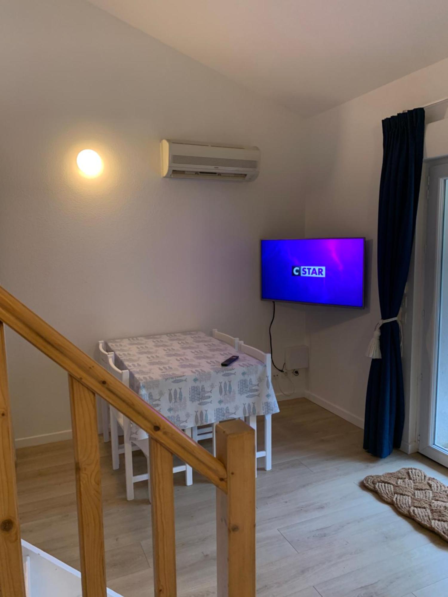 Holiday home Maisonnette Avec Piscine: Cozy Beachside Retreat Saint-Georges-d'Oleron